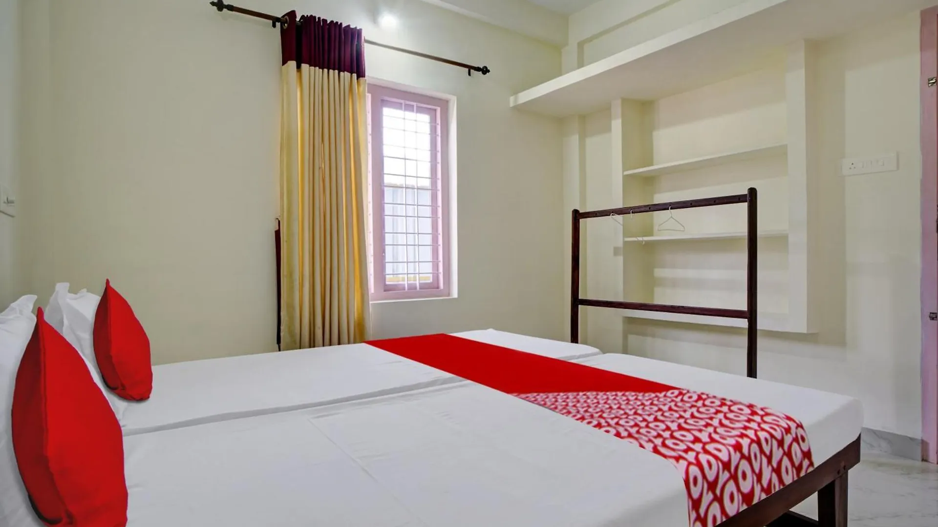 Oyo Flagship Lulu Home Munnar 3*,  India
